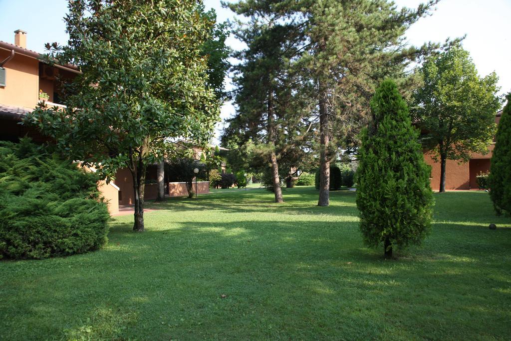 Appartamenti Punta Gro Sirmione Exteriör bild