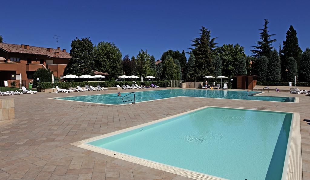 Appartamenti Punta Gro Sirmione Exteriör bild