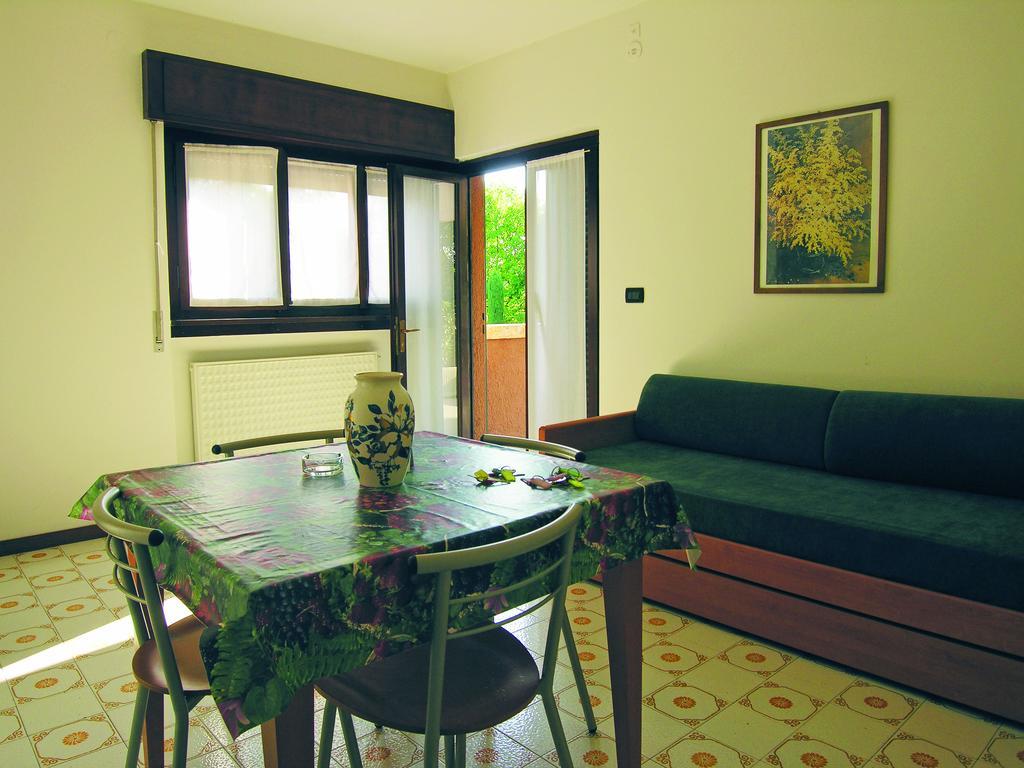 Appartamenti Punta Gro Sirmione Exteriör bild