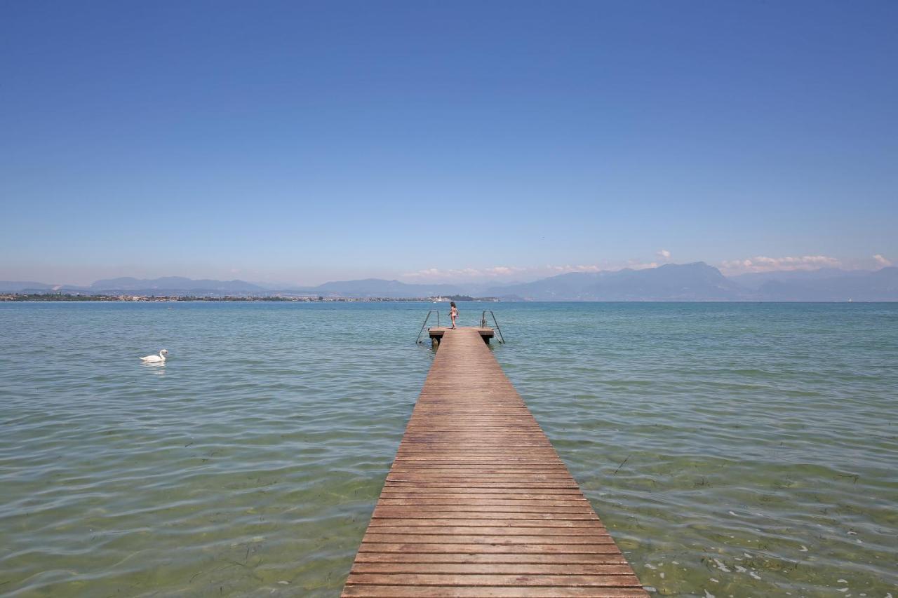 Appartamenti Punta Gro Sirmione Exteriör bild
