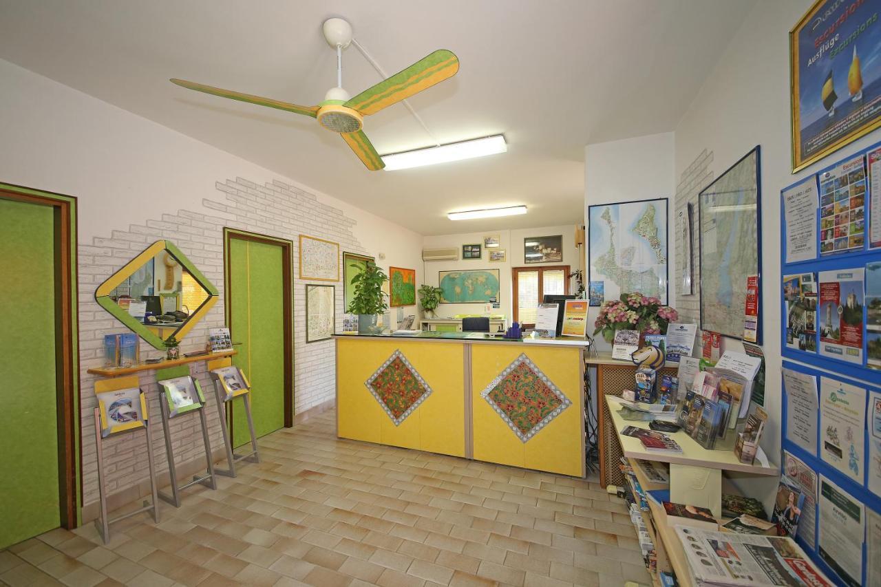 Appartamenti Punta Gro Sirmione Exteriör bild