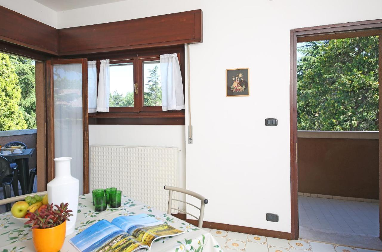 Appartamenti Punta Gro Sirmione Exteriör bild