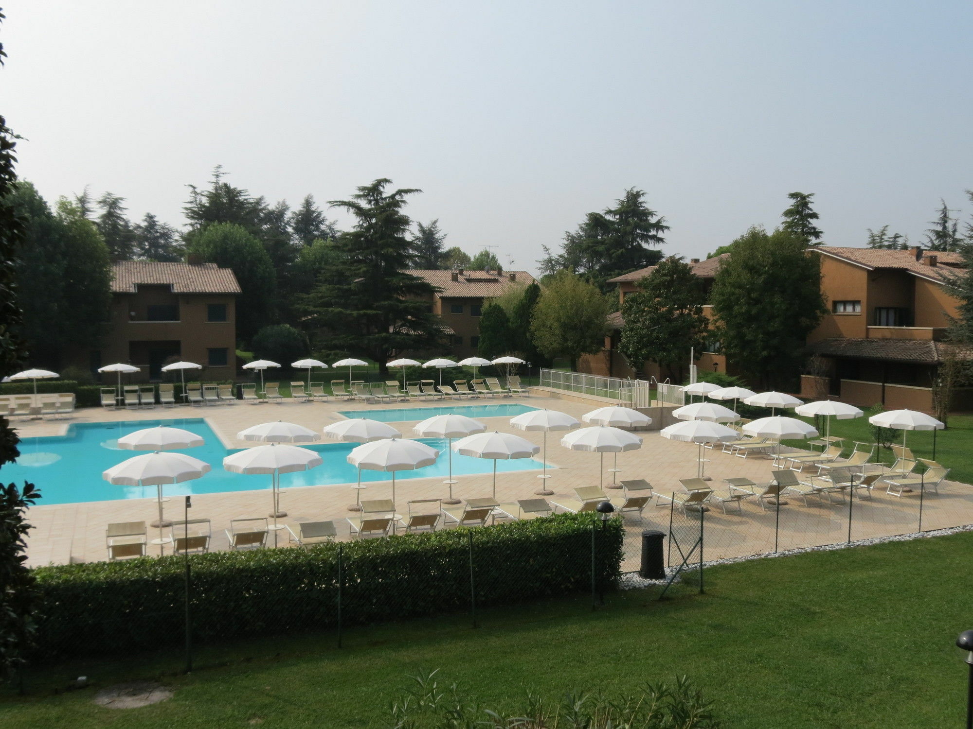 Appartamenti Punta Gro Sirmione Exteriör bild